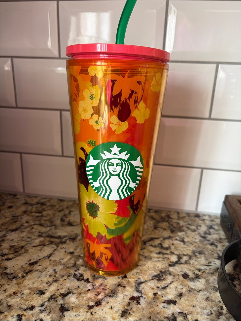 Starbucks Floral Strawberry Tumbler with Pink Lid 710 ml